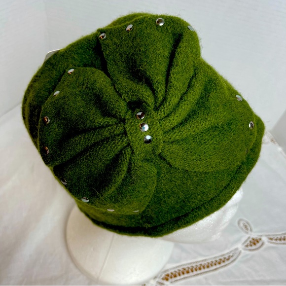 D&Y Wool Winter Hat W/Silver Studs W/Bow Army Green One Size - Picture 2 of 5